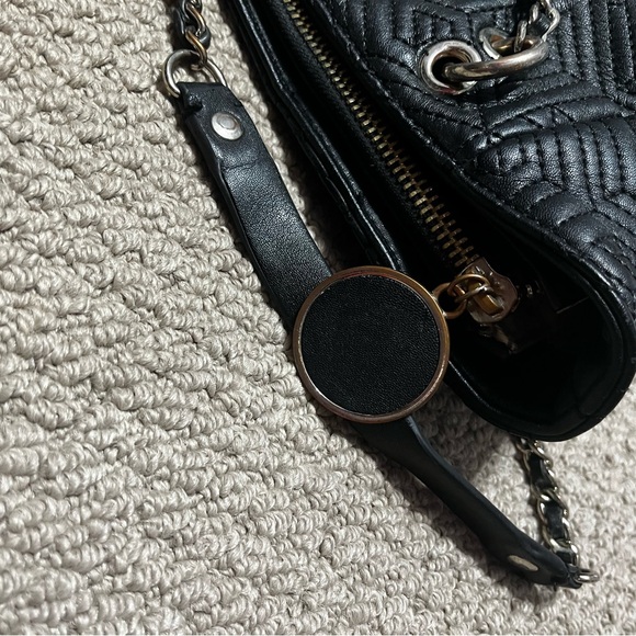 AS IS Guess | Black Shoulder Purse - Picture 9 of 17